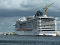 MSC Divina - quai de Penhoet - 15 mai 2012.JPG